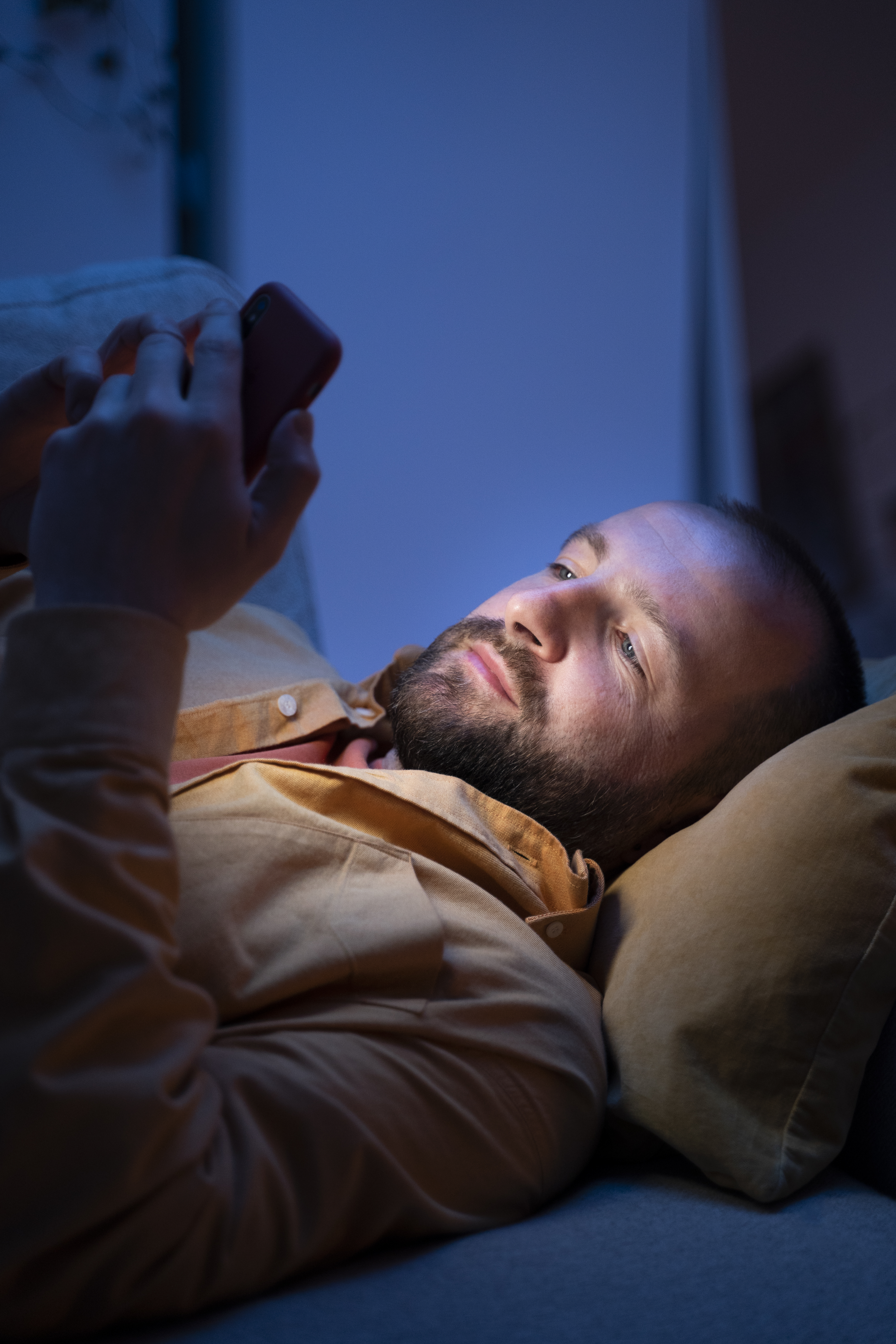 O impacto da tecnologia no sono e como reduzir o uso de telas antes de dormir