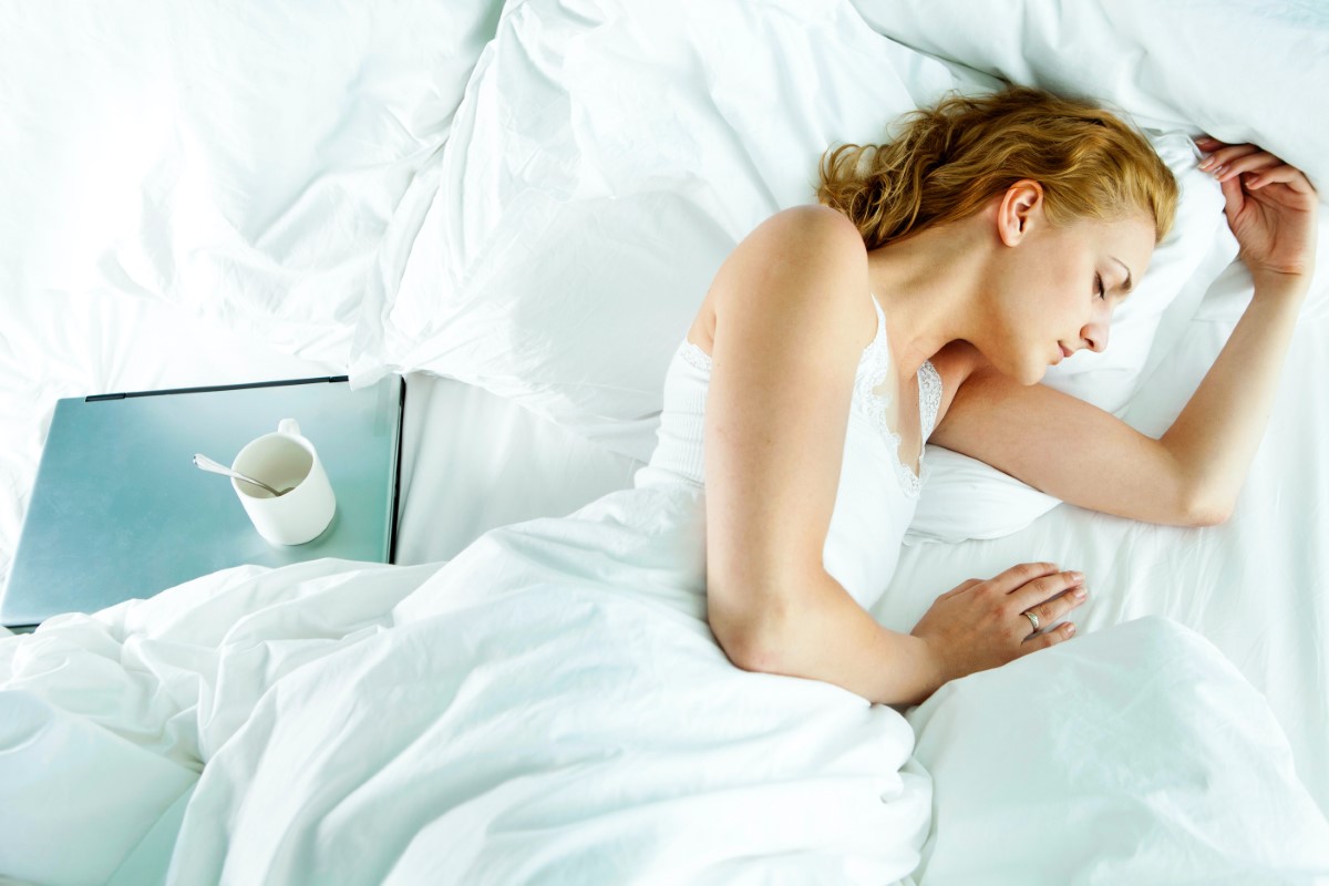 Qual a melhor posição para dormir com dor na vesícula?