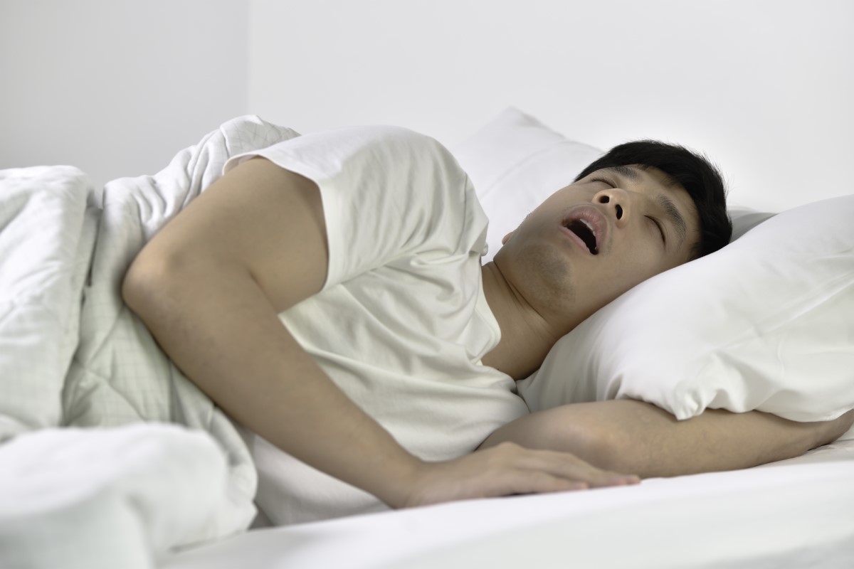 Como curar apneia do sono naturalmente e dormir melhor
