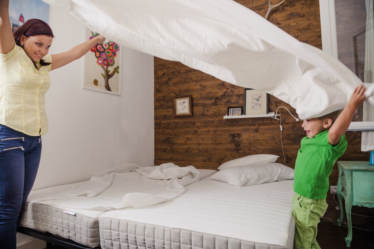 Como tirar cheiro de urina do colchão? Confira 7 dicas