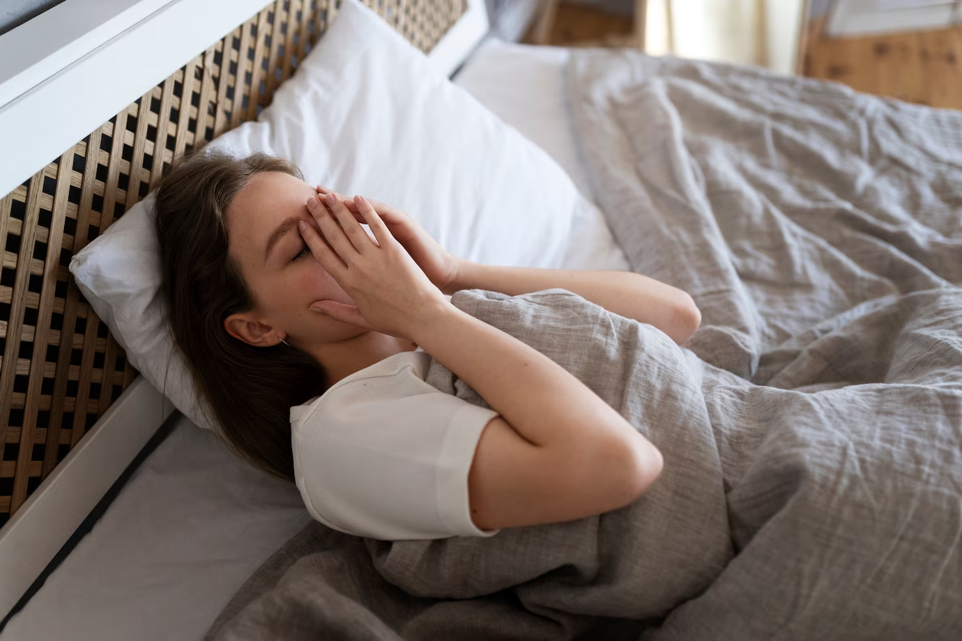 Como o estresse e a ansiedade afetam o sono e o que fazer para dormir melhor