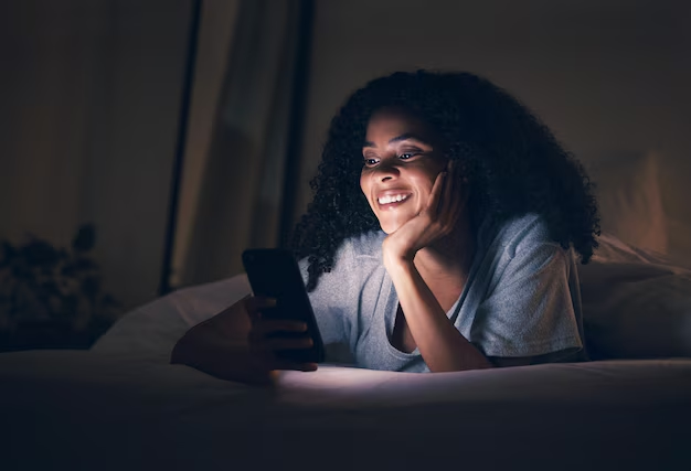 Luz artificial faz mal para o sono? Entenda os riscos para a saúde