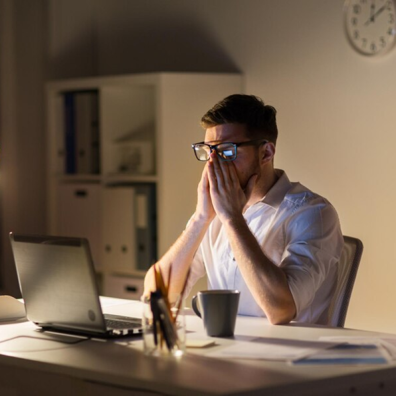 Descubra como a qualidade do sono impacta sua produtividade no trabalho