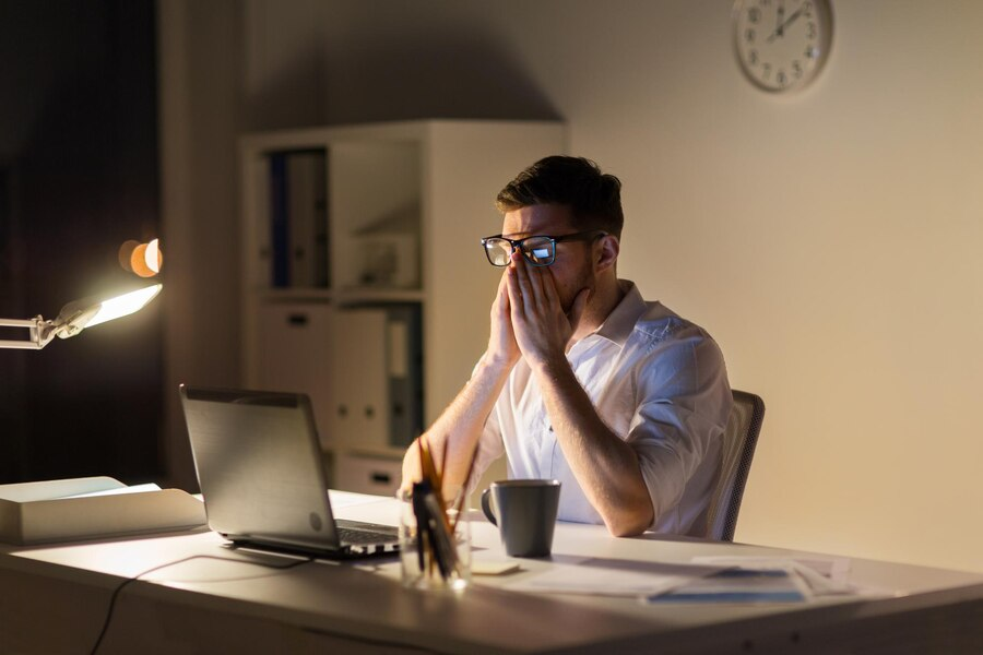 Descubra como a qualidade do sono impacta sua produtividade no trabalho
