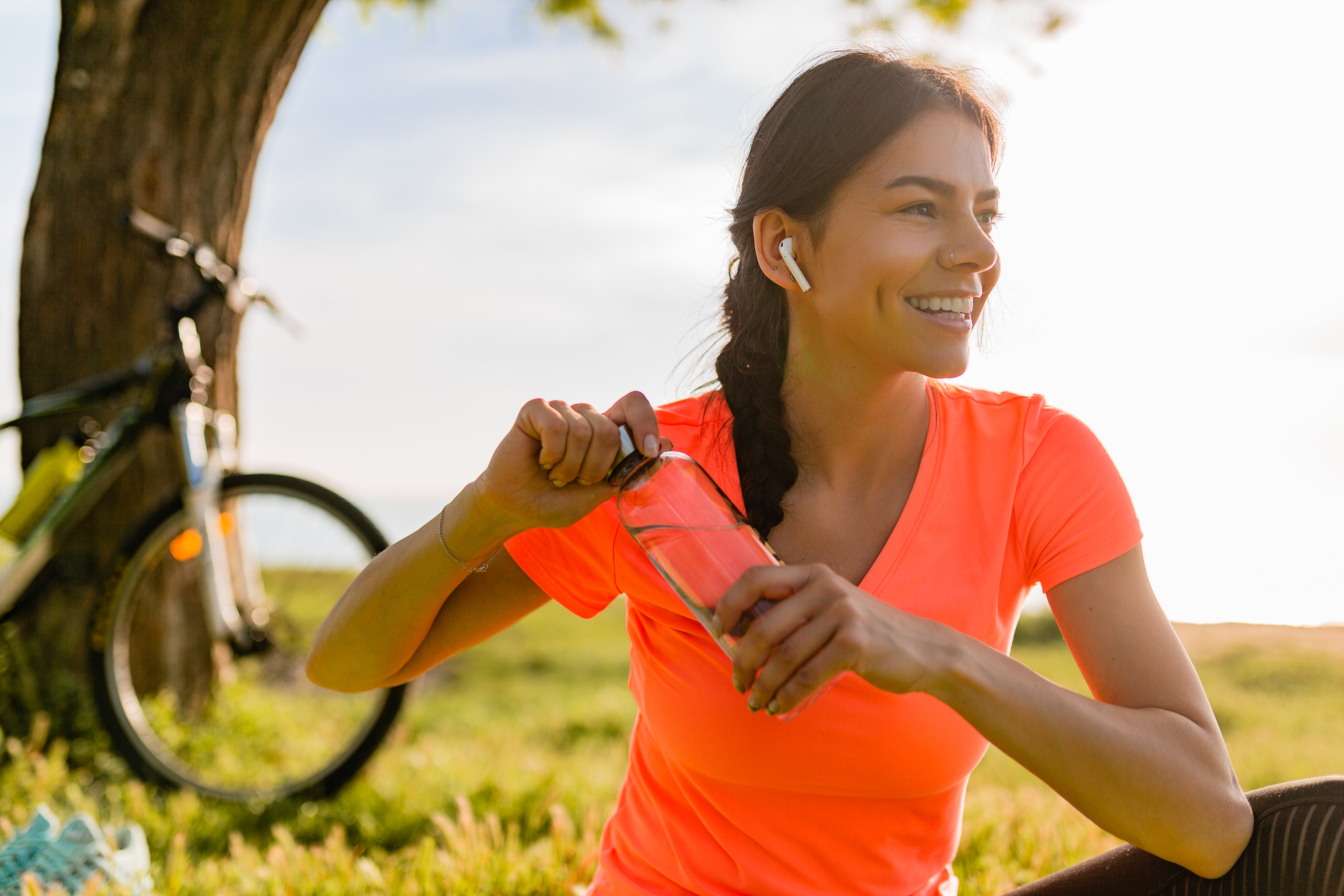 Como o estilo de vida afeta o sono: exercícios, alimentação e rotina noturna